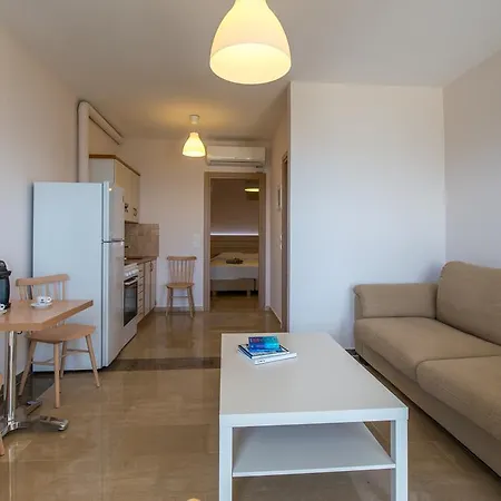 Krouzeri Apartmanhotel Niszáki