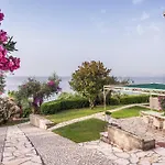 Krouzeri 4*