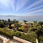 Krouzeri Aparthotel