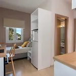 Krouzeri Aparthotel 4*