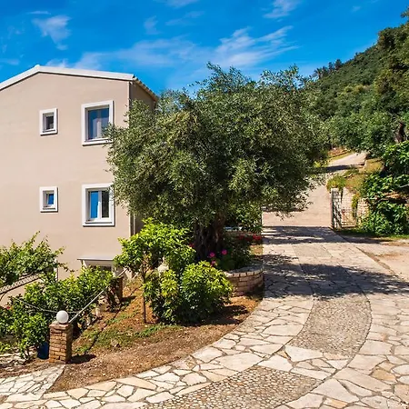 Krouzeri Aparthotel