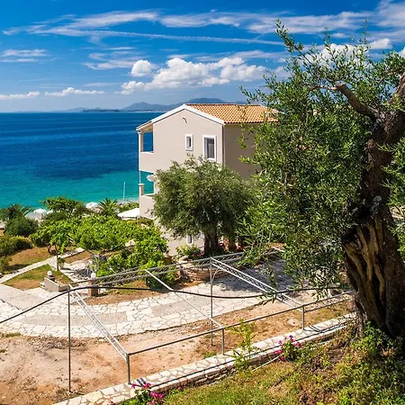 Krouzeri Aparthotel Nisaki (Corfu)