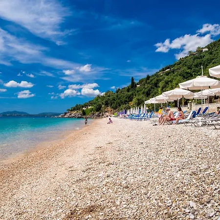 Krouzeri Aparthotel Nisaki (Corfu)