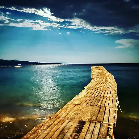 Krouzeri Aparthotel Nisaki (Corfu)