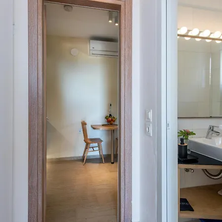 Krouzeri Apart-hotel 4*
