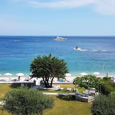 Aparthotel Krouzeri *