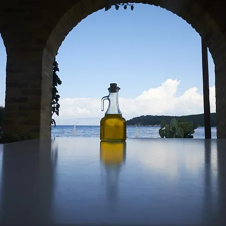 Krouzeri Aparthotel Nisaki (Corfu)