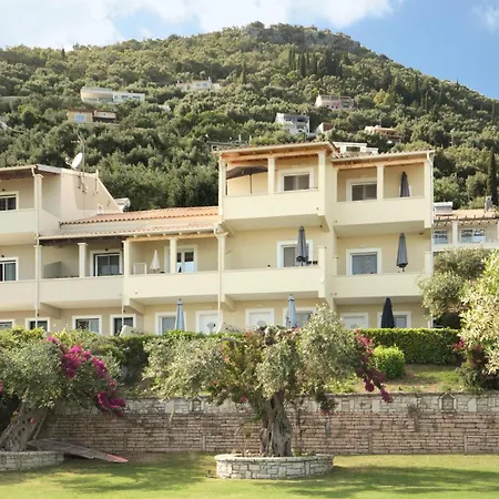 Krouzeri Aparthotel 4*