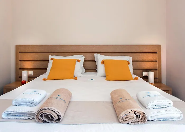 Krouzeri Aparthotel 4*